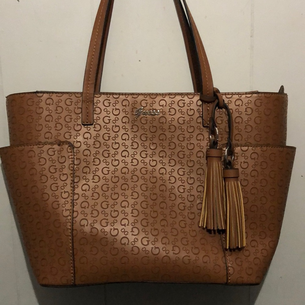 NWT-AUTHENTIC GUESS purse